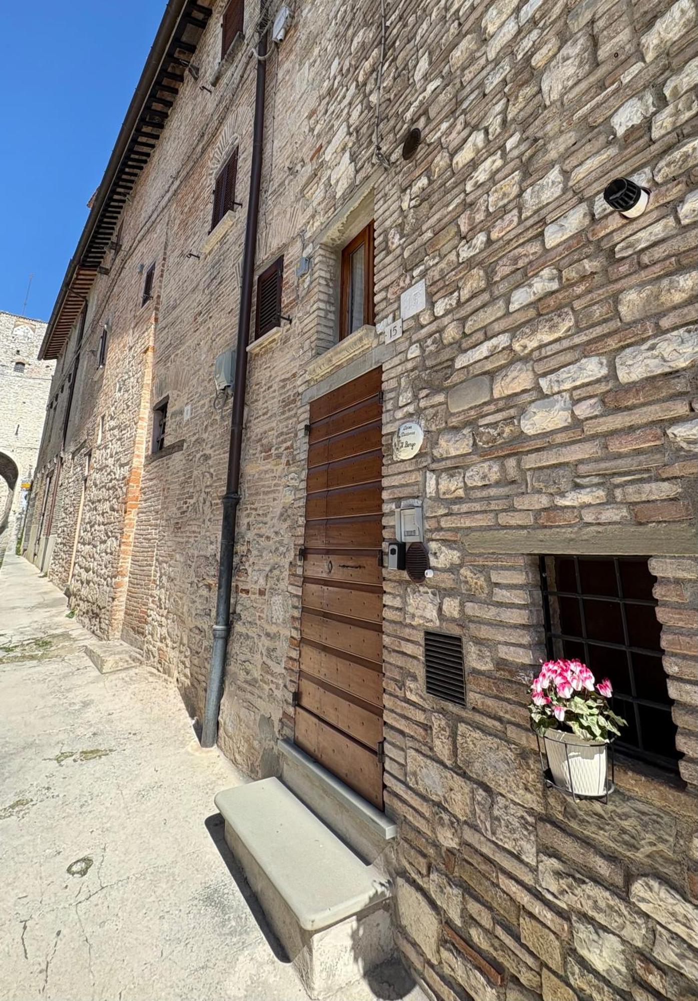 Casa Vacanze Il Borgo Губбио Экстерьер фото